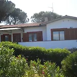 Apartment Villasoledad Per Vacanze
